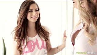 ���మాయకుడు ఆయా గెట్స్ threesomed