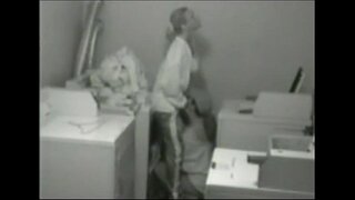 Lesbians ਵਿੱਚ ਇੱਕ ਕਮਰਾ ਕਮਰੇ