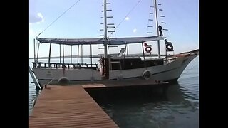 گرم ، شہوت انگیز سنہرے بالوں والی ہو جاتا ہے اس گدی آخر ہو پل پر