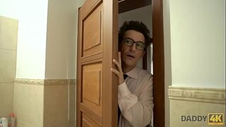 DADDY4K. Testen Moderne Manieren